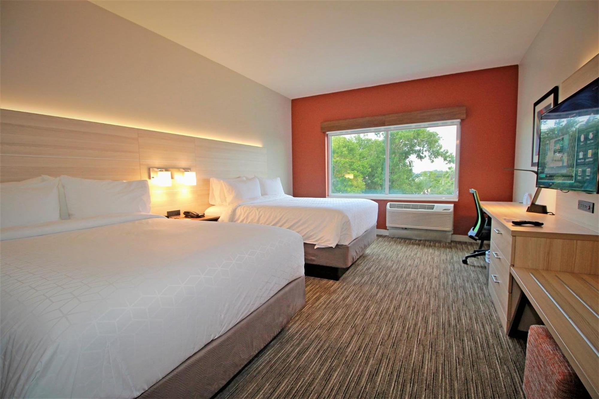Express & By Ihg Hotel 3*